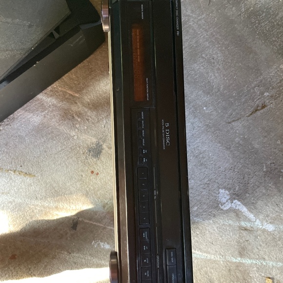 Cd player - Picture 1 of 1